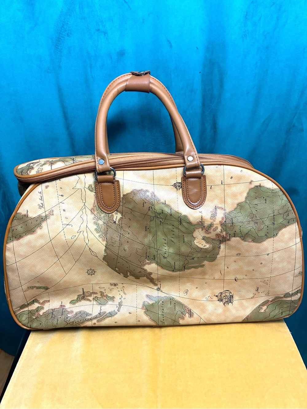 Stylish Travel Bag - Picture 14 of 16